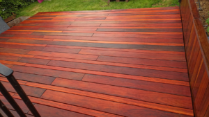 Terrasse bois Padouk largeurs de lame alternées