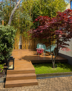 Terrasse composite, escalier Corten, érable du japon, hélexine, bambous